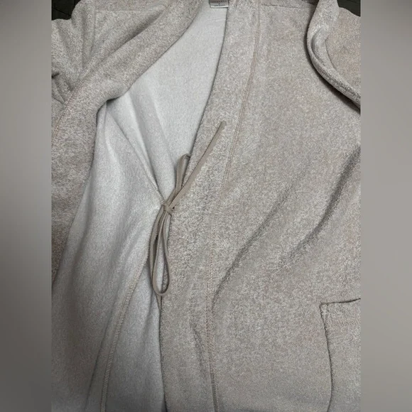 Cozy Cream Belted Women’s Robe Size M NWOT - Picture 5 of 7